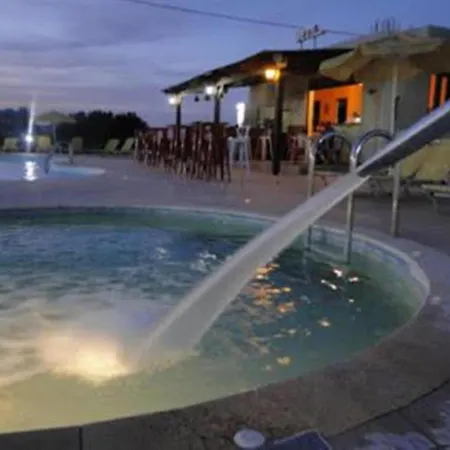 מלון Garden Image