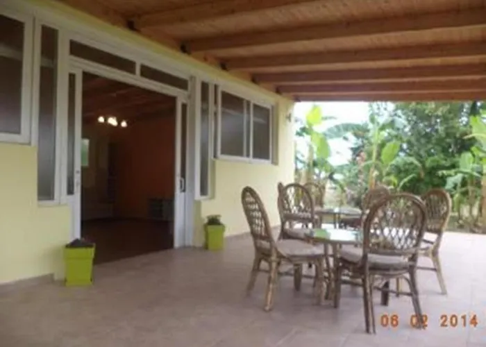 Garden Image מלון 2*