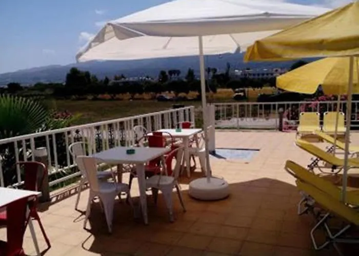 Garden Image מלון Tigaki