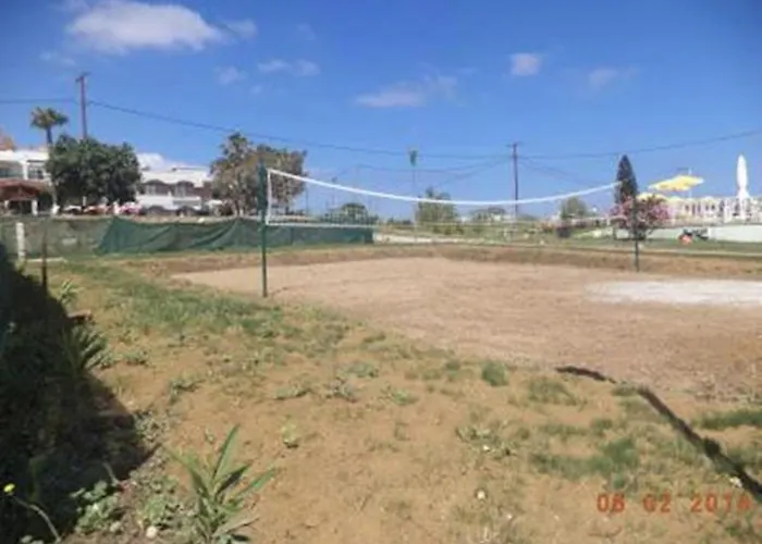 Garden Image מלון