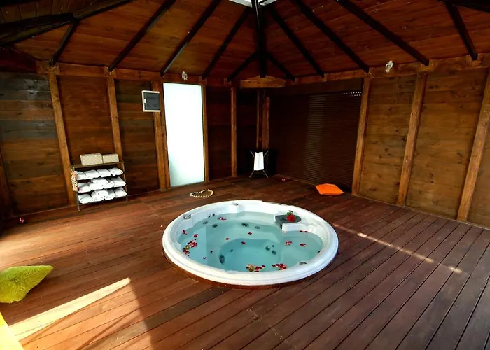 Отель Garden Image