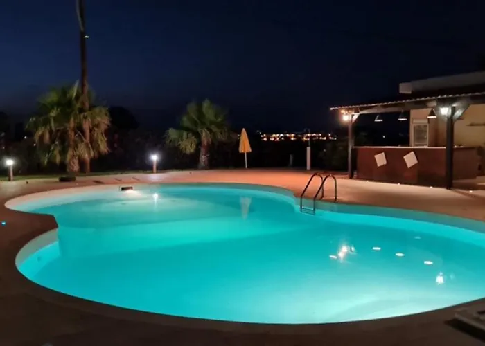 Garden Image Hotel 2*